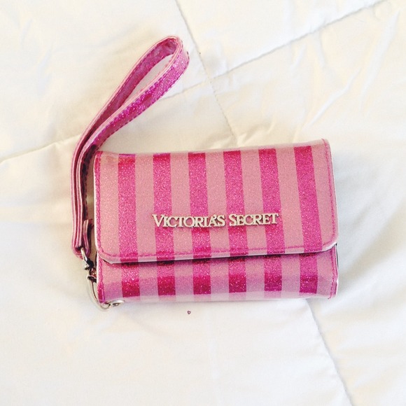 VS wristlet 🌸