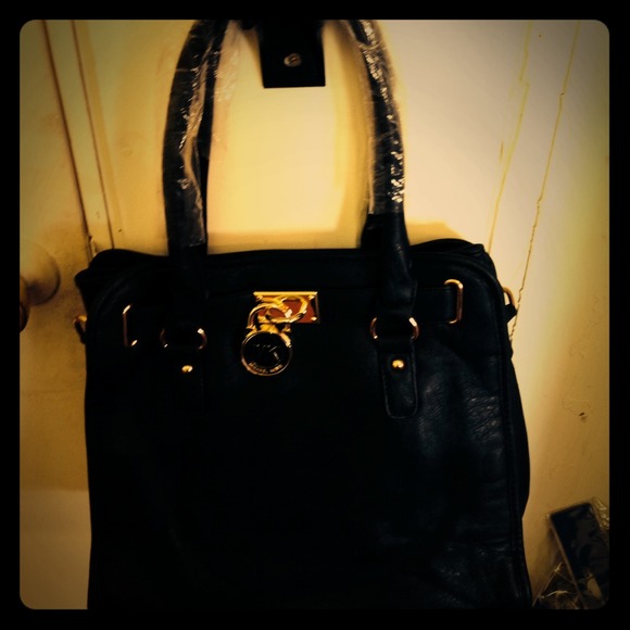 Mchail kors  black purse