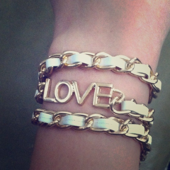 Love wrap bracelet ! 💛
