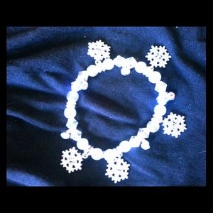 Let it snow charm bracelet