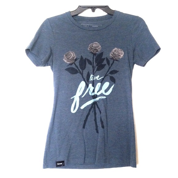 ⭐️sold⭐️ Live free sevenly tshirt