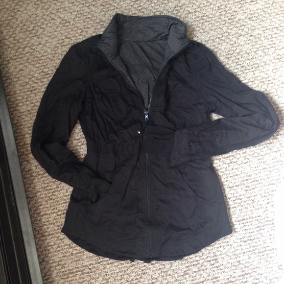 LULULEMON JACKET