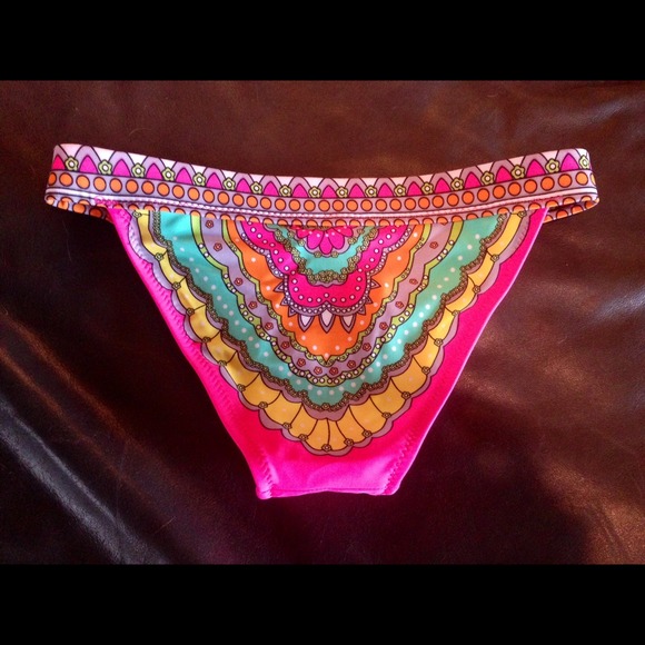 ✨Final Reduction✨ NWOT Fluorescent Bikini! - Picture 4 of 4