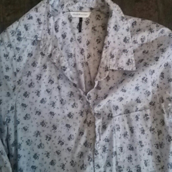 Flower detail long sleeve button up - Picture 2 of 2