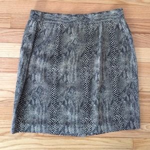 Spring sale ❗️Silk Snake skin print skirt