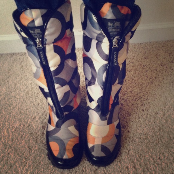 *Reduced*Coach boots!!