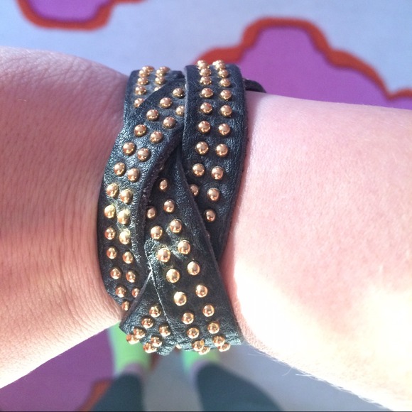 Black stud bracelet!!!