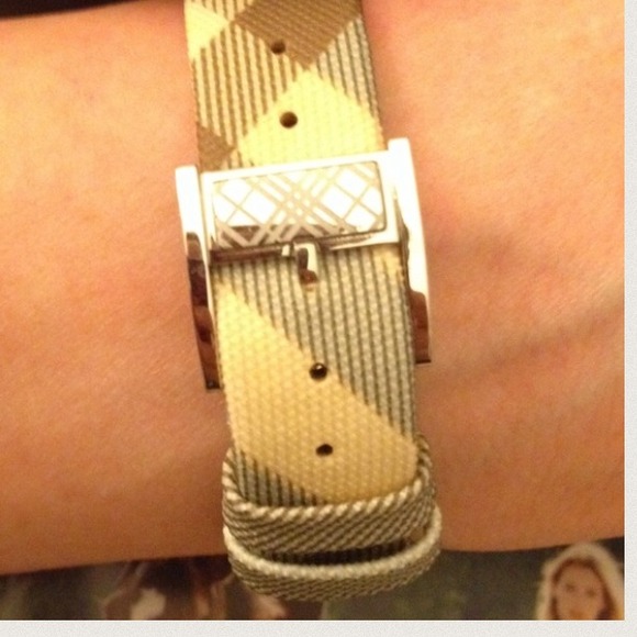 🚫SOLD in bundle🚫Burberry blue signature watch✨ - Picture 3 of 4