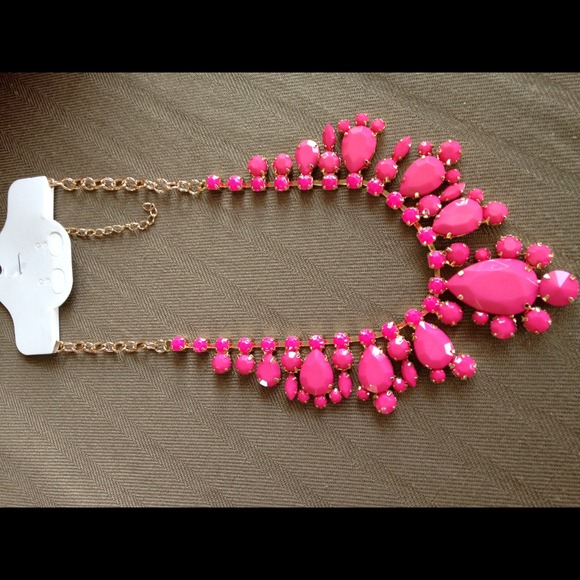 🌺SOLD Neon Pink Vintage Style Glam Necklace🌺 - Picture 2 of 4