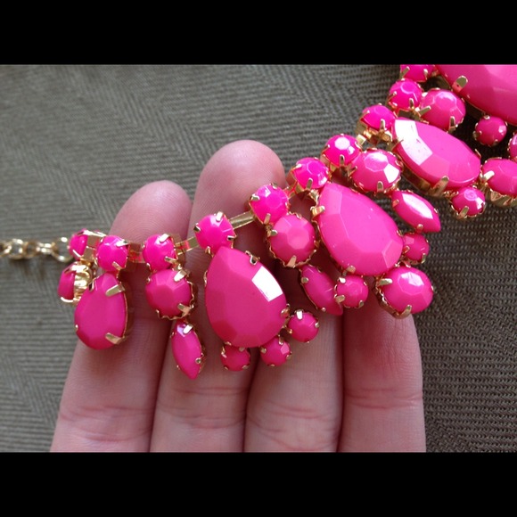🌺SOLD Neon Pink Vintage Style Glam Necklace🌺 - Picture 3 of 4