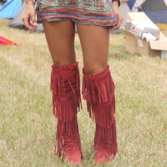 I need help finding these boots please