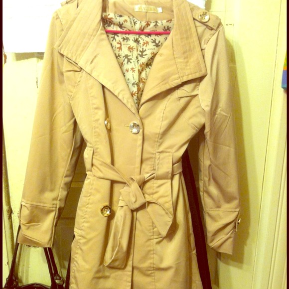 A tan peacot I got from Romania. Brand new! - Picture 1 of 1