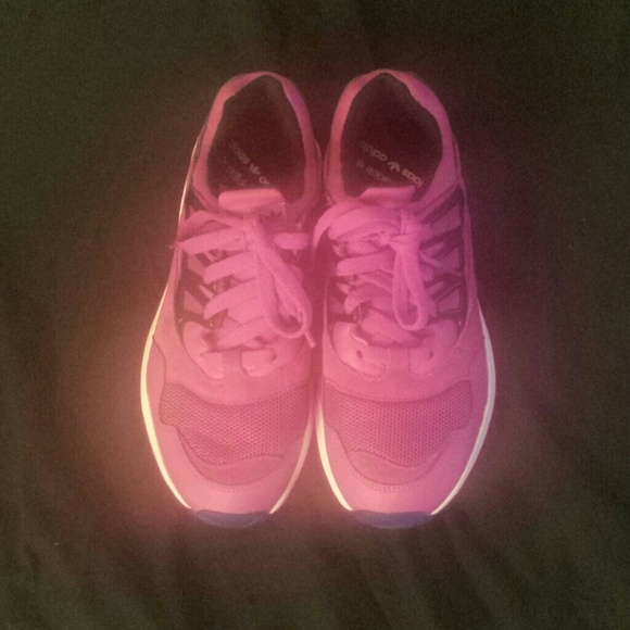 🔥🔥Adidas Sneakers🔥🔥