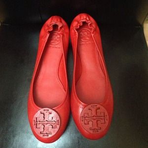 Authentic Tory Burch Reva Flat in red