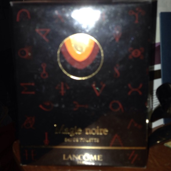 Lancome Perfume..... Magic Noir