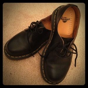 Dr. Martens Shoes - Dr. Martins DOCS 1461 Oxfords Black LIKE NEW Sz5US Dr. Martens Shoes - Dr. Martins DOCS 1461 Oxfords Black LIKE NEW Sz5US