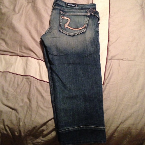 Rock and republic crop jeans. Inseam 21, size 31.