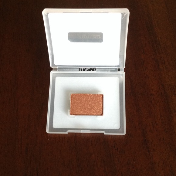 Eye shadow