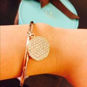 🆕 make me blush pavé idiom bangle