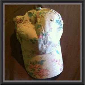 Floral Hat 🚨 Hold for @amandamarie711🚨