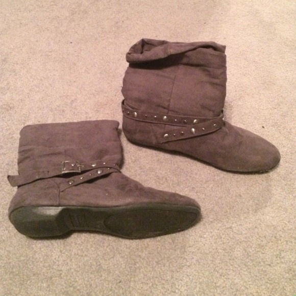 Gray Chinese laundry ankle booties