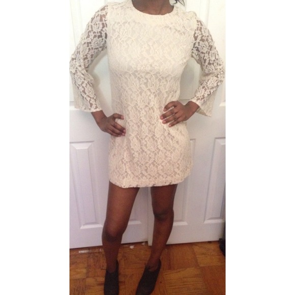 H&M lace dress with long sleeves in cream