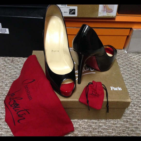 ⛔️Sold on eBay⛔️💯 Christian Louboutin Vendme 120