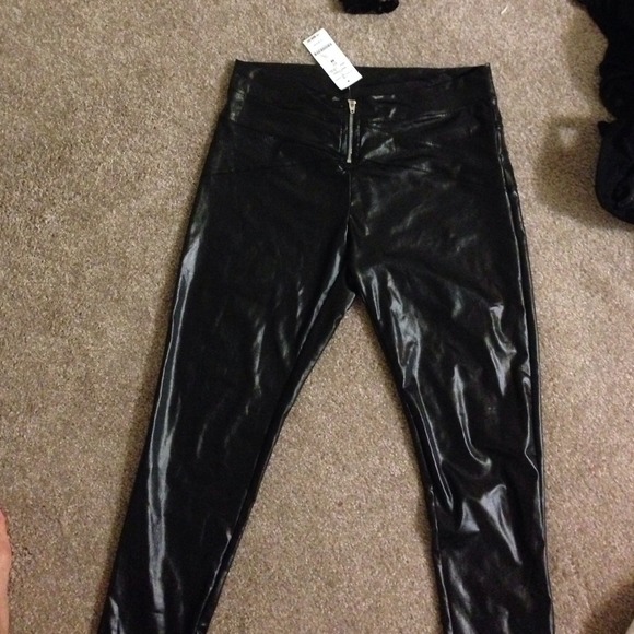 Brand new Bebe wet look black tights medium