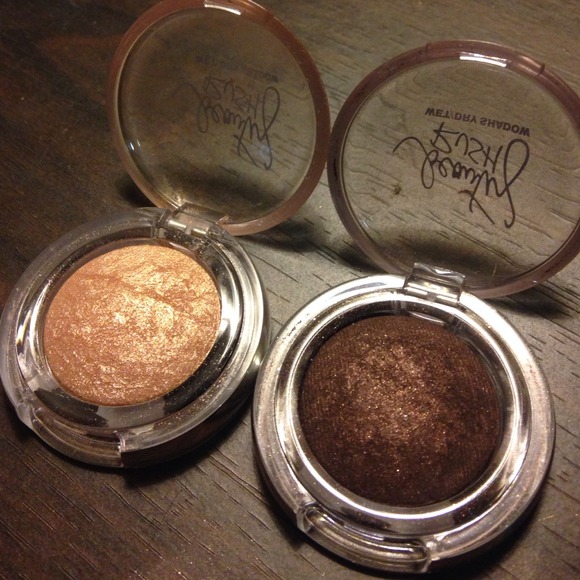 Victoria's Secret beauty rush wet/dry shadow