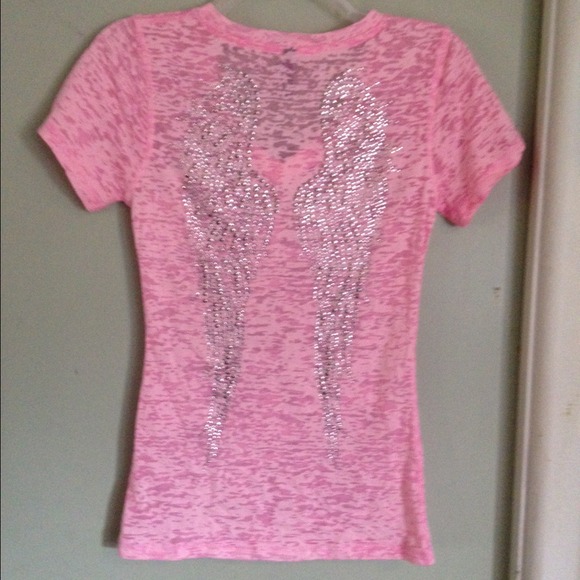 Sweet Girl Tops - NWOT VEE NECK ANGEL WING TEE