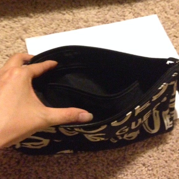 Guess purse - Picture 2 of 3