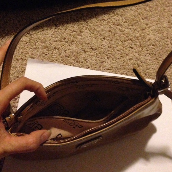 Guess purse - Picture 2 of 3