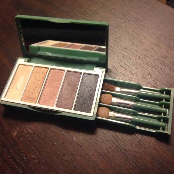 Clinique eye shadow palette - gently used.