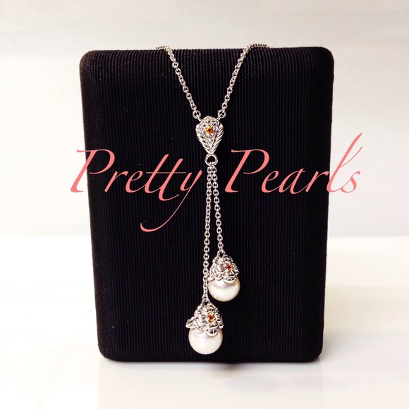 Victoria Wieck - Beverly Hills - Pearl Neaklace