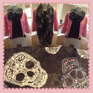 Skull loop scarf