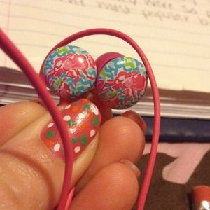 Lilly pulitzer earphones and carrying pouch