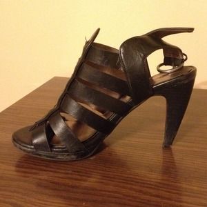 Mossimo black strappy heels