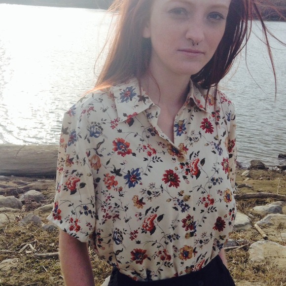 Beige vintage floral top - Picture 1 of 4