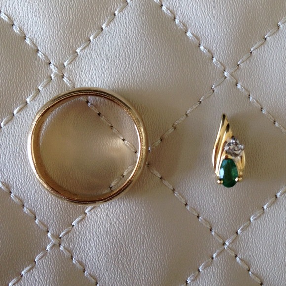 14kt Gold Pendant with Emerald and Diamond