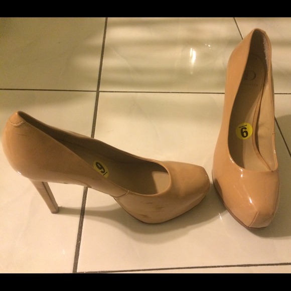 Kelsi Dagger size 9 nude pumps