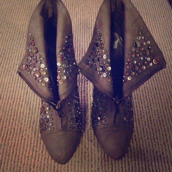 Grey/taupe bedazzled booties