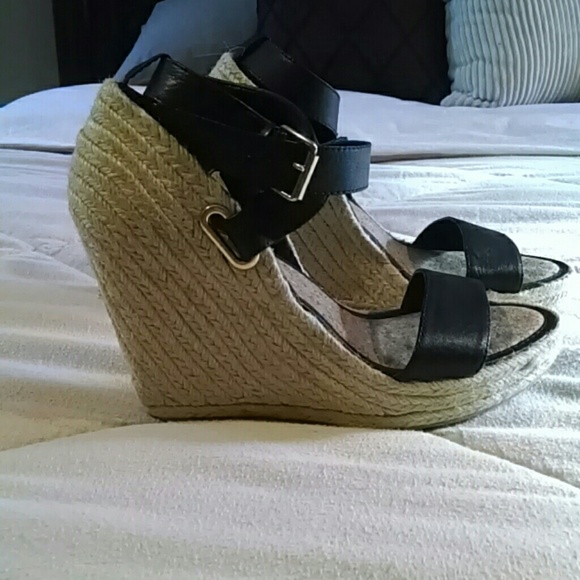 ENZO ANGIOLINI wedge sandals