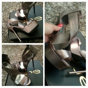 BEBE Pumps!