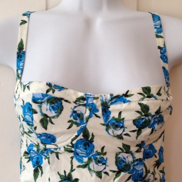 ❤️ SOLD ON VINTED ❤️ Blue Rose Bustier - Picture 2 of 4