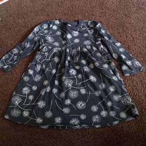 Bundle 2 dresses and 2 shirts for little girl