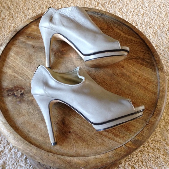 Max studio heels