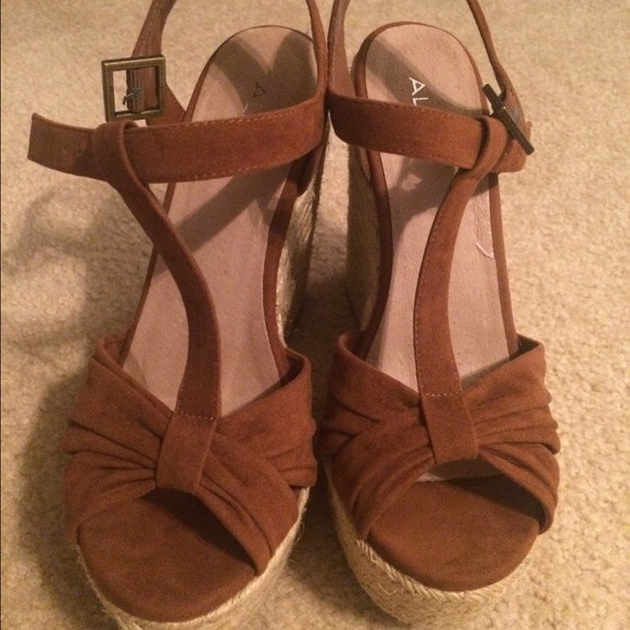 Worn once Aldo wedges in excellent condition - Picture 3 of 4