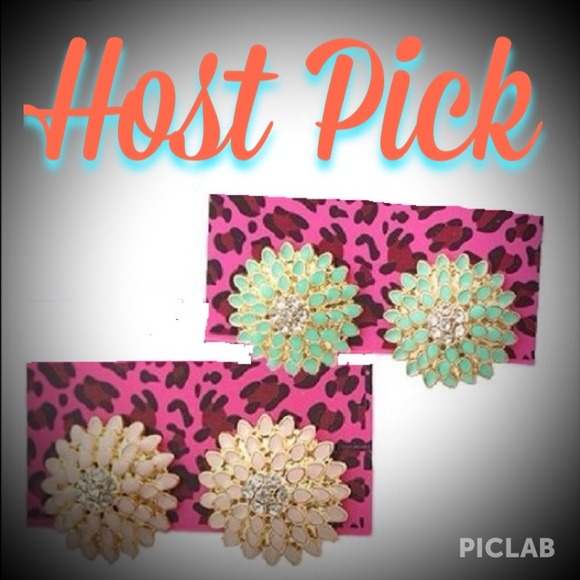 - Jewelry - 🌟Host Pick🌟 NWT Two pairs of earrings