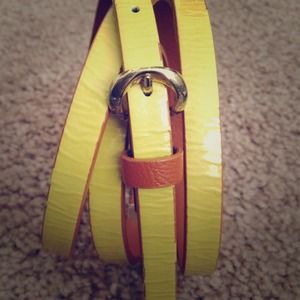 Yellow gold buckle belt