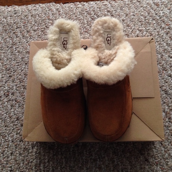 Ugg Clogs **PRICE REDUCTION**
